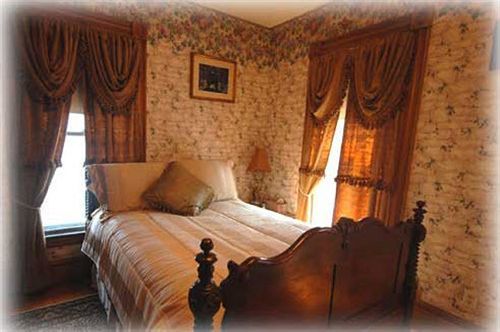 The Lion And The Rose Bed & Breakfast Whitefield Esterno foto